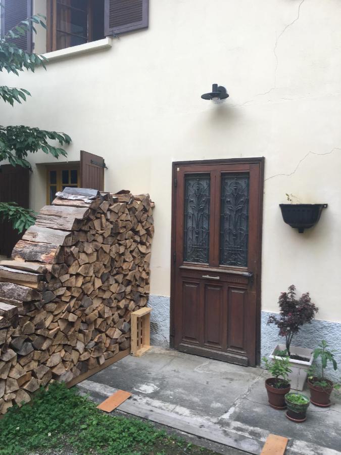 Charmant Appartement Sur Cour, Le Cerisier Bagnères-de-Bigorre Esterno foto